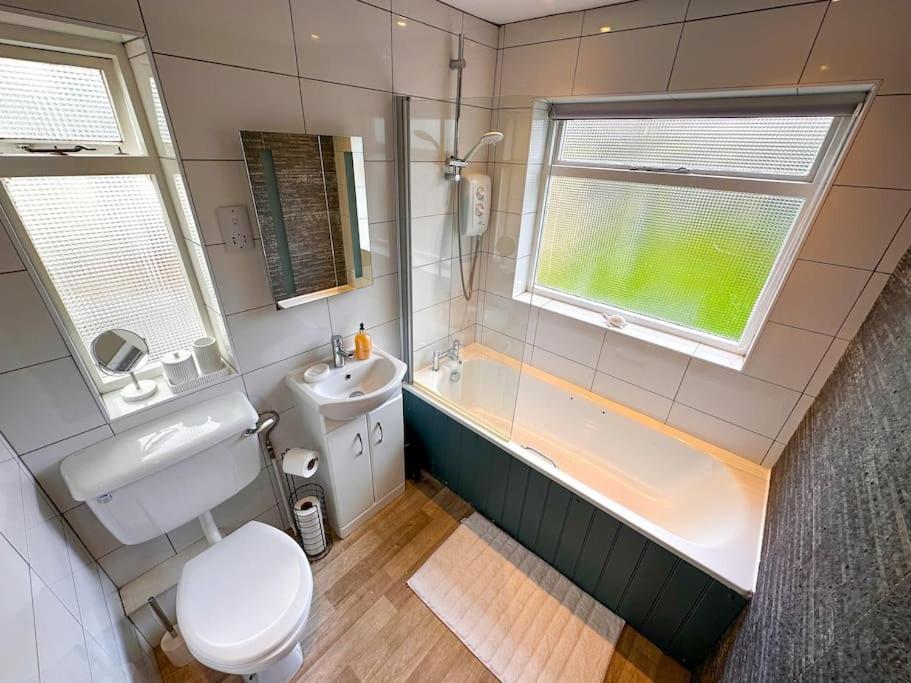 Stylish 3Br Cowes Cottage Close To The Waterfront Экстерьер фото