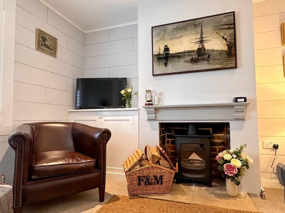 Stylish 3Br Cowes Cottage Close To The Waterfront Экстерьер фото